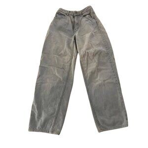 Cute flattering soft straight leg jeans 24/25 light wash